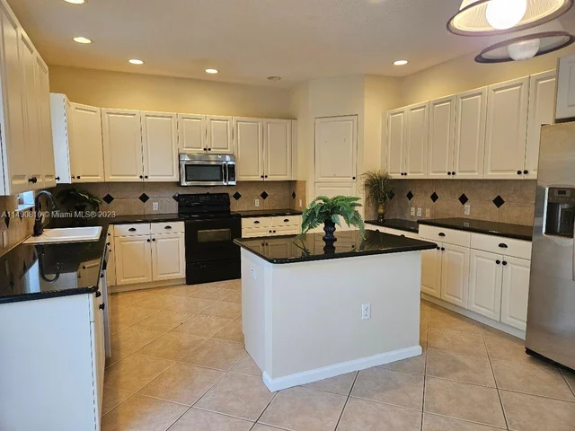 7535 Greenville Cir, Lake Worth FL 33467