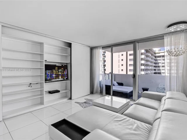 1100 West Ave # 1102, Miami Beach FL 33139
