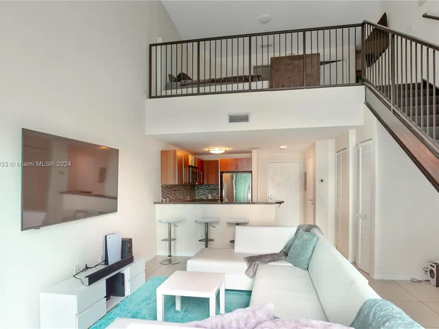 300 S Biscayne Blvd # 1210, Miami FL 33131