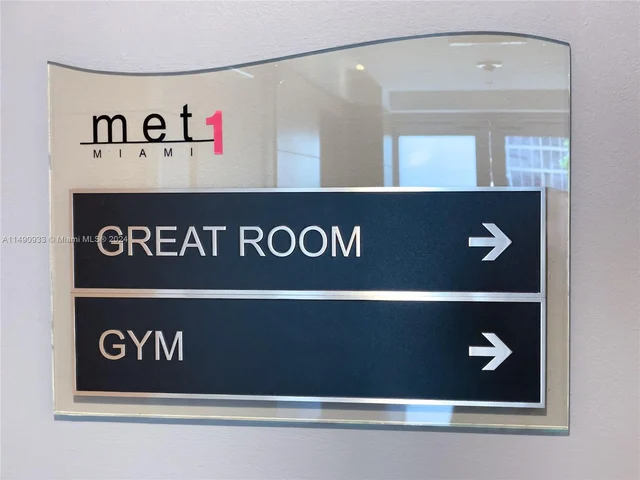 300 S Biscayne Blvd # 1210, Miami FL 33131