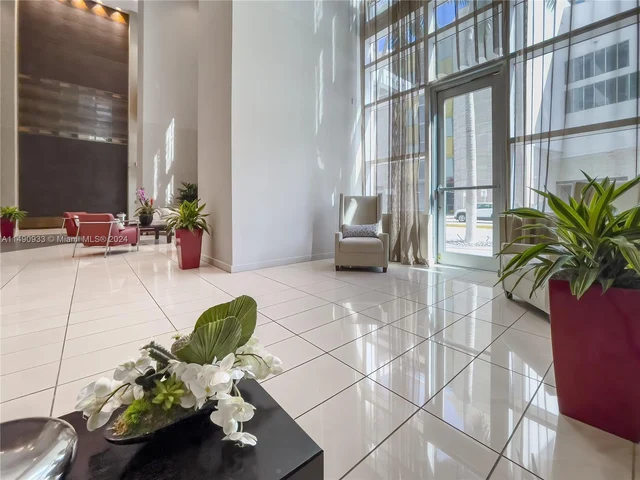 300 S Biscayne Blvd # 1210, Miami FL 33131