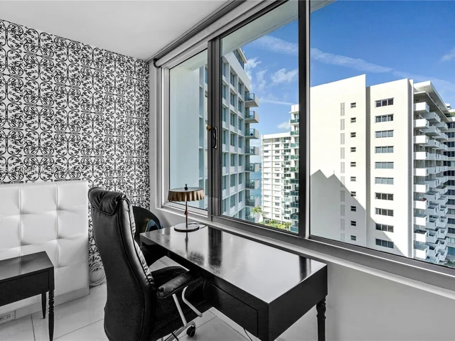 1100 West Ave # 1102, Miami Beach FL 33139