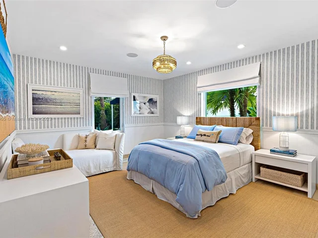 300 W Rivo Alto Dr, Miami Beach FL 33139