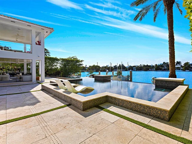 300 W Rivo Alto Dr, Miami Beach FL 33139