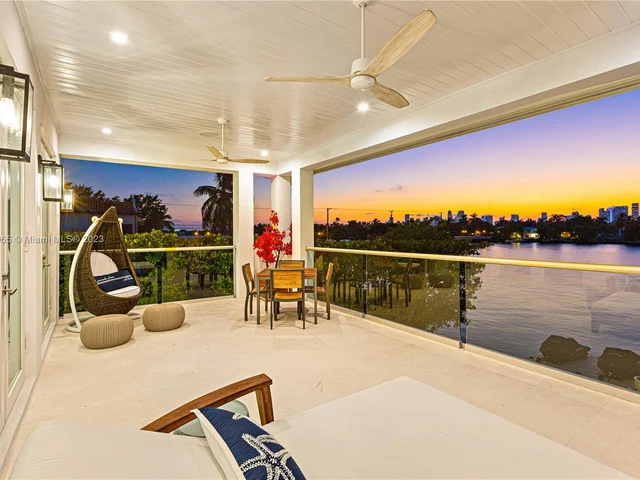 300 W Rivo Alto Dr, Miami Beach FL 33139