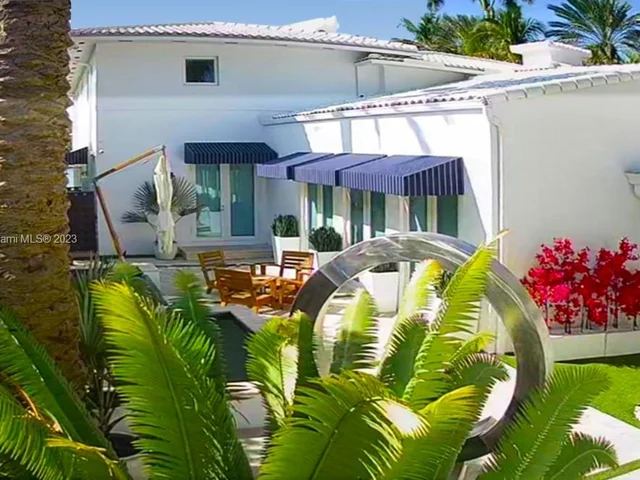 300 W Rivo Alto Dr, Miami Beach FL 33139