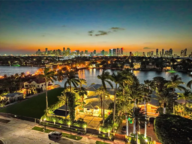 300 W Rivo Alto Dr, Miami Beach FL 33139