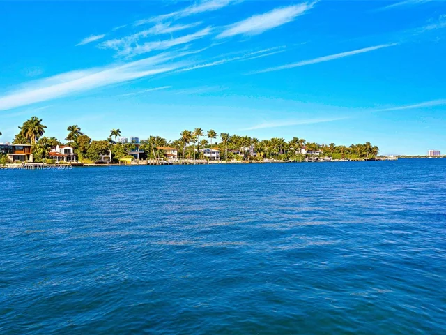 300 W Rivo Alto Dr, Miami Beach FL 33139