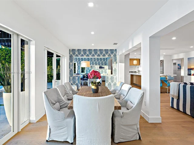 300 W Rivo Alto Dr, Miami Beach FL 33139