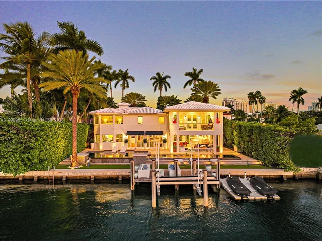 300 W Rivo Alto Dr, Miami Beach FL 33139