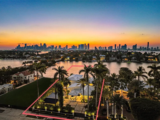 300 W Rivo Alto Dr, Miami Beach FL 33139