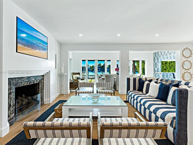 300 W Rivo Alto Dr, Miami Beach FL 33139