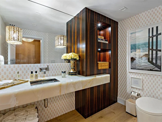 300 W Rivo Alto Dr, Miami Beach FL 33139