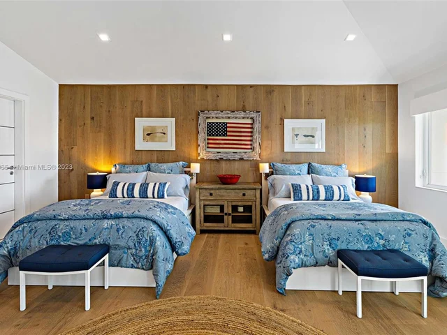 300 W Rivo Alto Dr, Miami Beach FL 33139