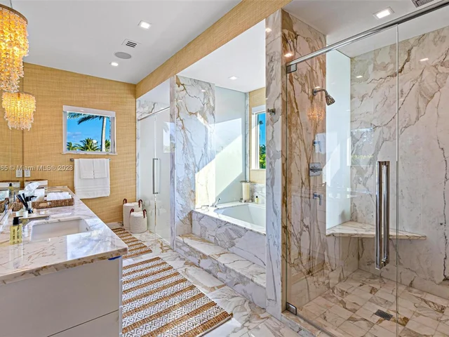 300 W Rivo Alto Dr, Miami Beach FL 33139