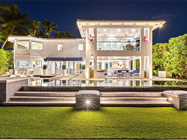 300 W Rivo Alto Dr, Miami Beach FL 33139