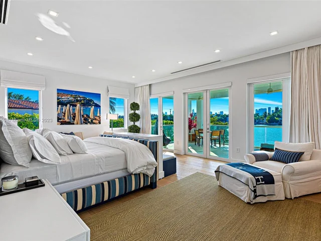 300 W Rivo Alto Dr, Miami Beach FL 33139