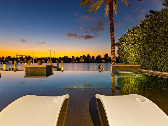 300 W Rivo Alto Dr, Miami Beach FL 33139