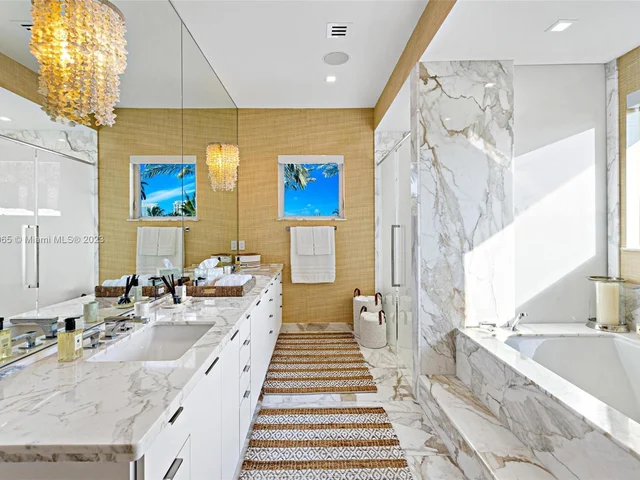 300 W Rivo Alto Dr, Miami Beach FL 33139