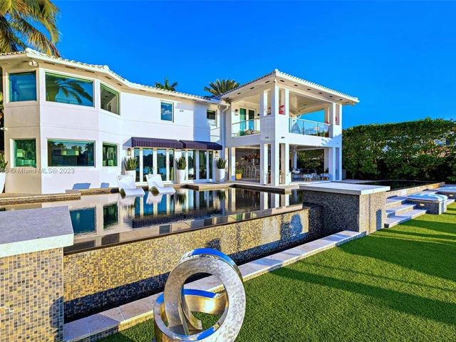 300 W Rivo Alto Dr, Miami Beach FL 33139