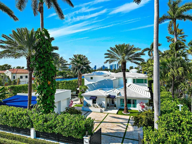 300 W Rivo Alto Dr, Miami Beach FL 33139