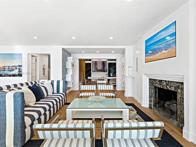 300 W Rivo Alto Dr, Miami Beach FL 33139