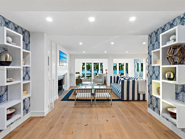 300 W Rivo Alto Dr, Miami Beach FL 33139