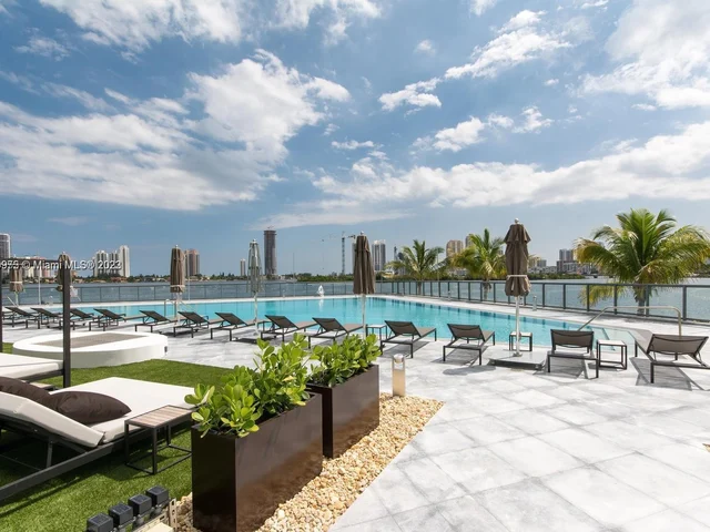 3250 NE 188th St # 608, Aventura FL 33180