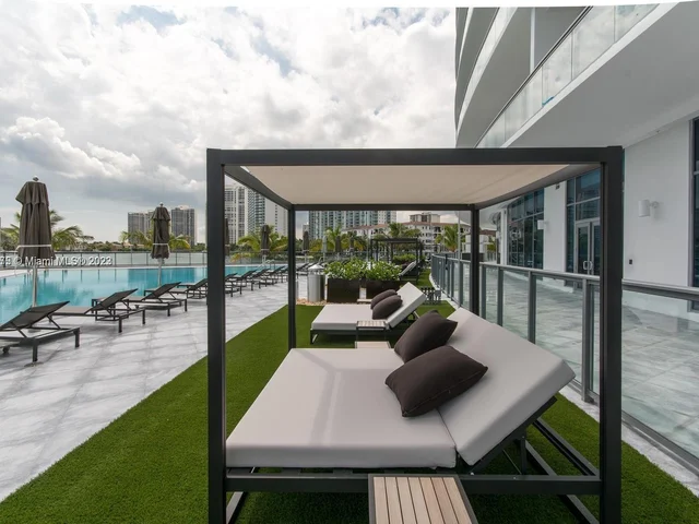 3250 NE 188th St # 608, Aventura FL 33180