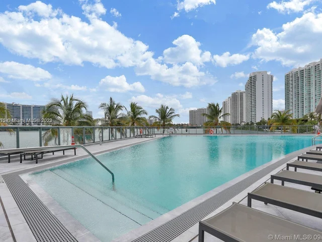 3250 NE 188th St # 608, Aventura FL 33180