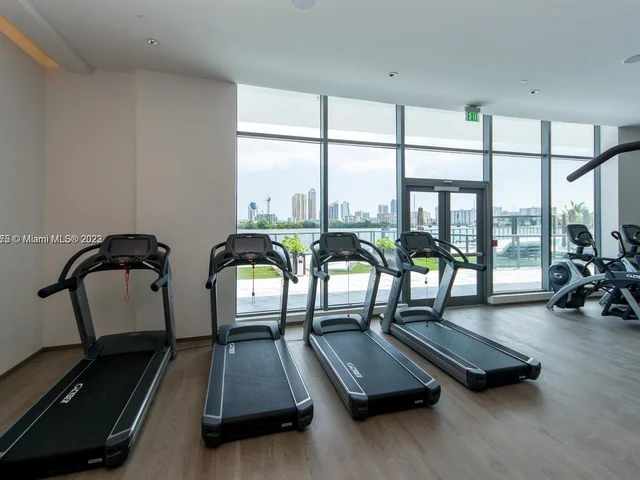 3250 NE 188th St # 608, Aventura FL 33180