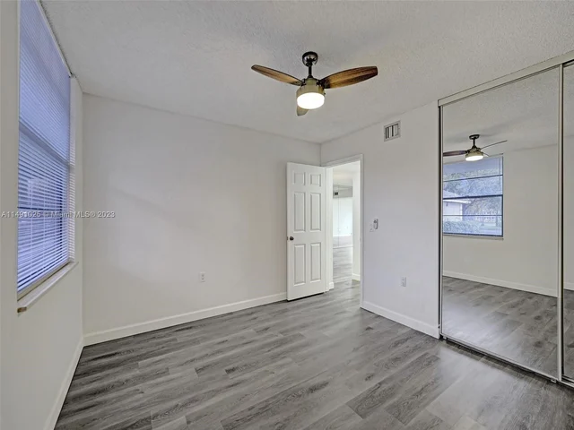 1516 Whitehall Dr # 104, Davie FL 33324