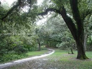 1516 Whitehall Dr # 104, Davie FL 33324