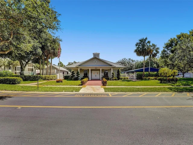 1516 Whitehall Dr # 104, Davie FL 33324