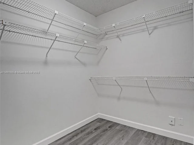 1516 Whitehall Dr # 104, Davie FL 33324