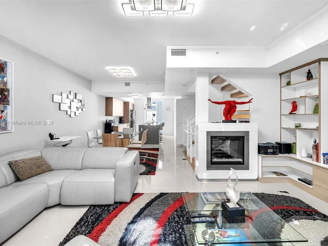 1000 99th St # 13, Bay Harbor Islands FL 33154