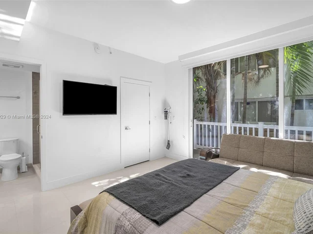 1000 99th St # 13, Bay Harbor Islands FL 33154