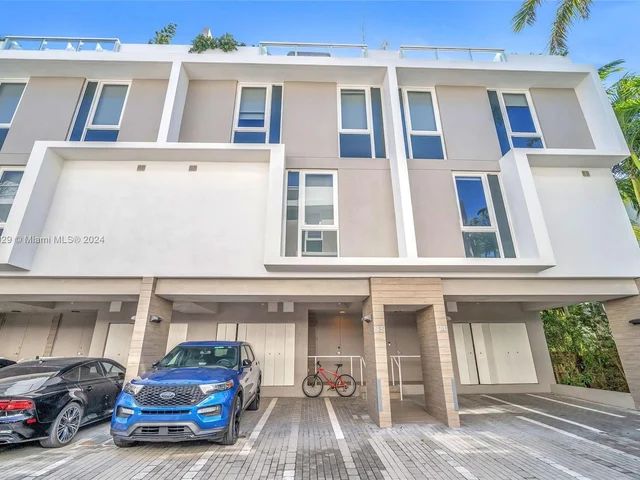 1000 99th St # 13, Bay Harbor Islands FL 33154