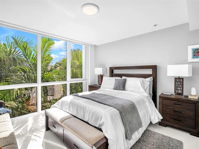 1000 99th St # 13, Bay Harbor Islands FL 33154