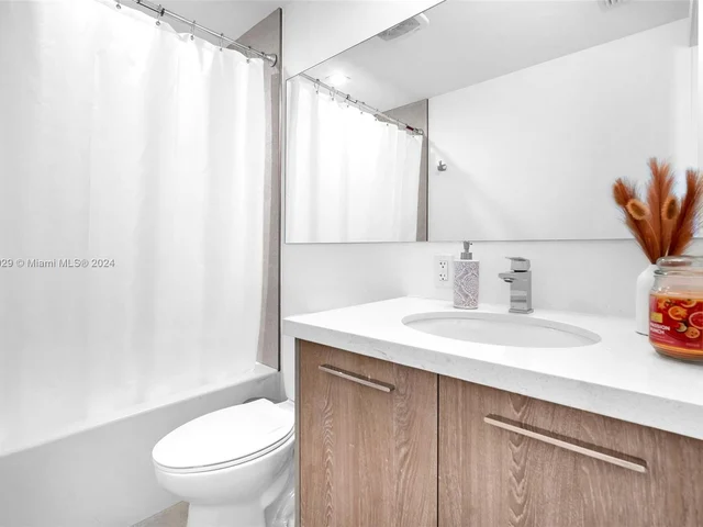 1000 99th St # 13, Bay Harbor Islands FL 33154