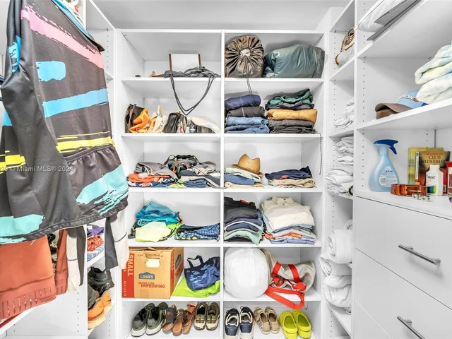 1000 99th St # 13, Bay Harbor Islands FL 33154