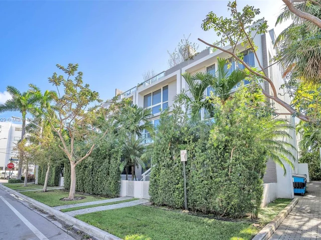 1000 99th St # 13, Bay Harbor Islands FL 33154