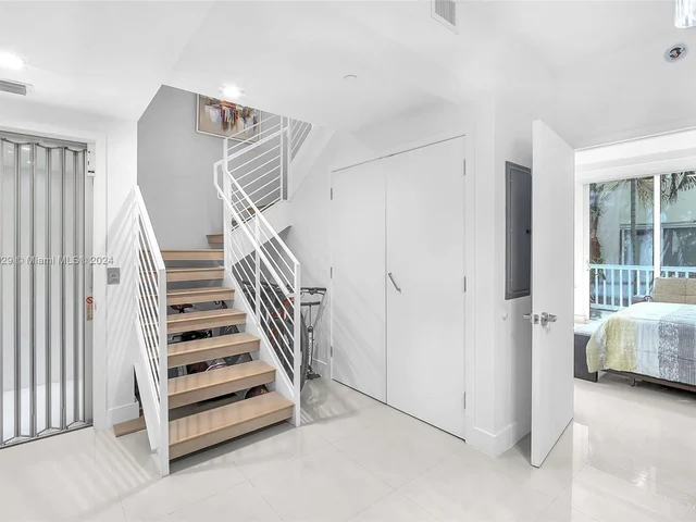 1000 99th St # 13, Bay Harbor Islands FL 33154