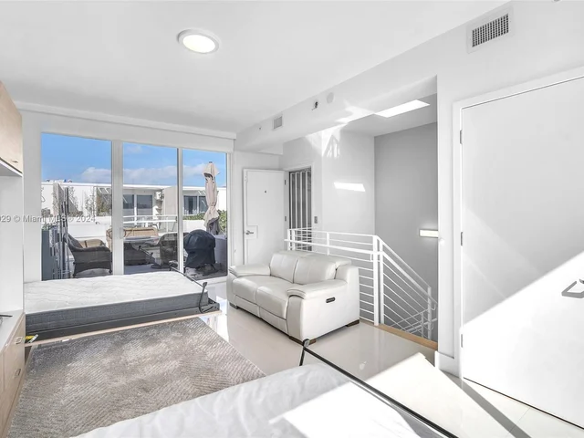 1000 99th St # 13, Bay Harbor Islands FL 33154