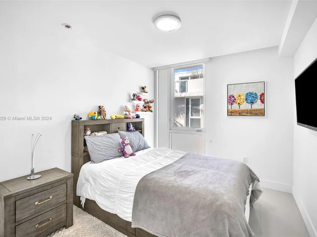 1000 99th St # 13, Bay Harbor Islands FL 33154