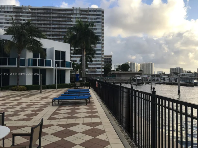 1945 S Ocean Dr # 2101, Hallandale Beach FL 33009