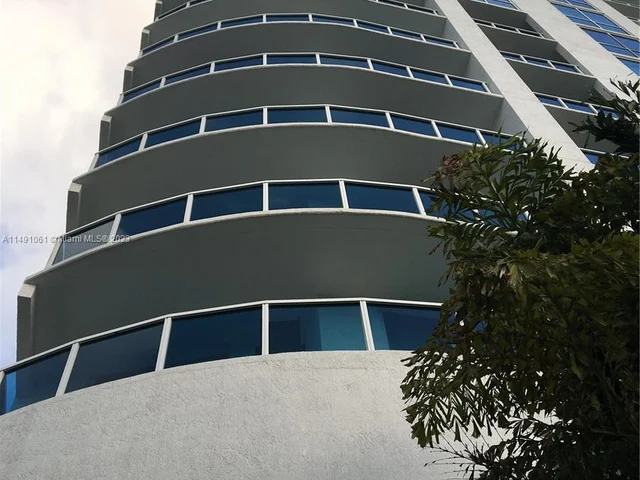 1945 S Ocean Dr # 2101, Hallandale Beach FL 33009