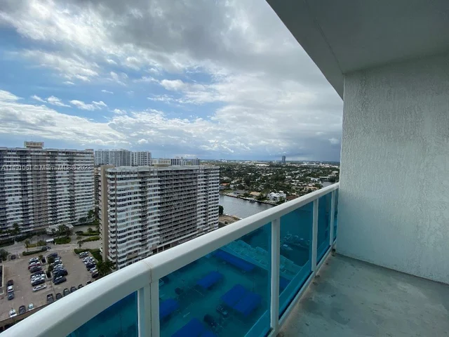 1945 S Ocean Dr # 2101, Hallandale Beach FL 33009