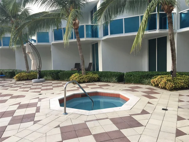 1945 S Ocean Dr # 2101, Hallandale Beach FL 33009