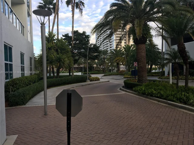 1945 S Ocean Dr # 2101, Hallandale Beach FL 33009